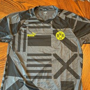 BVB training shirt ~ Men’s large